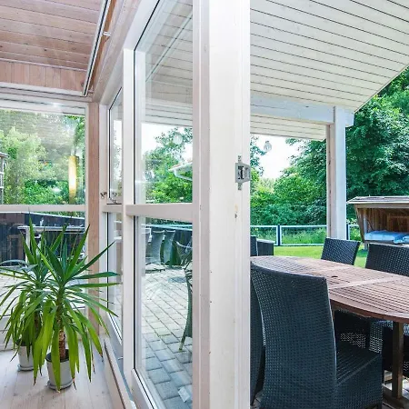 8 Person In Glesborg Holiday home