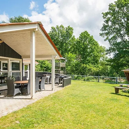 8 Person In Glesborg Holiday home